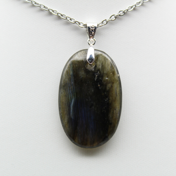 Pendentif ovale en Labradorite