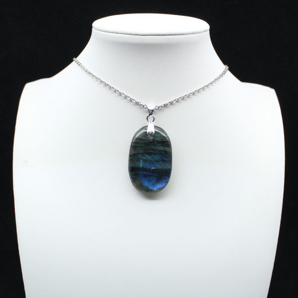 Pendentif ovale en Labradorite