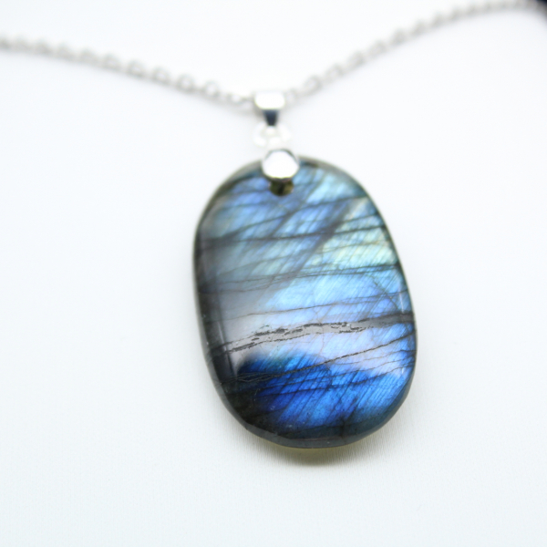 Pendentif ovale en Labradorite