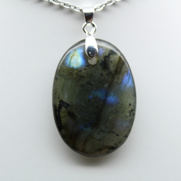 Pendentif ovale en Labradorite