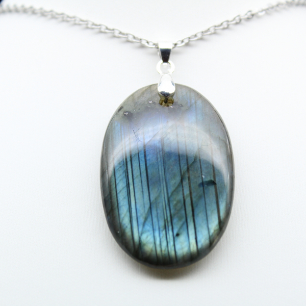 Pendentif ovale en Labradorite