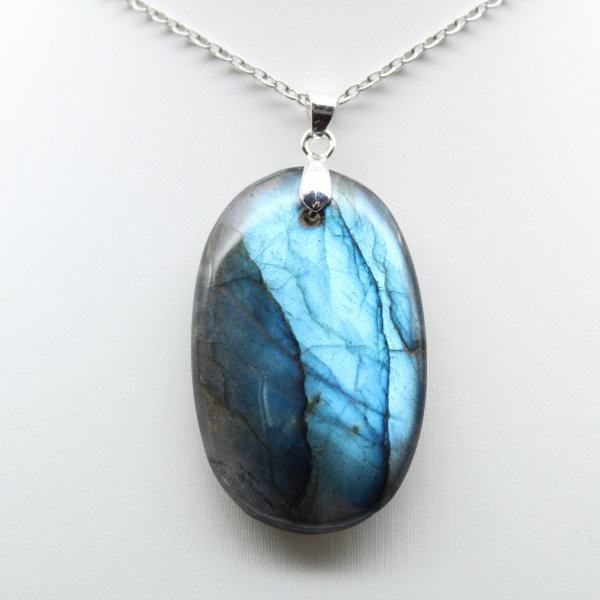 Pendentif ovale en Labradorite