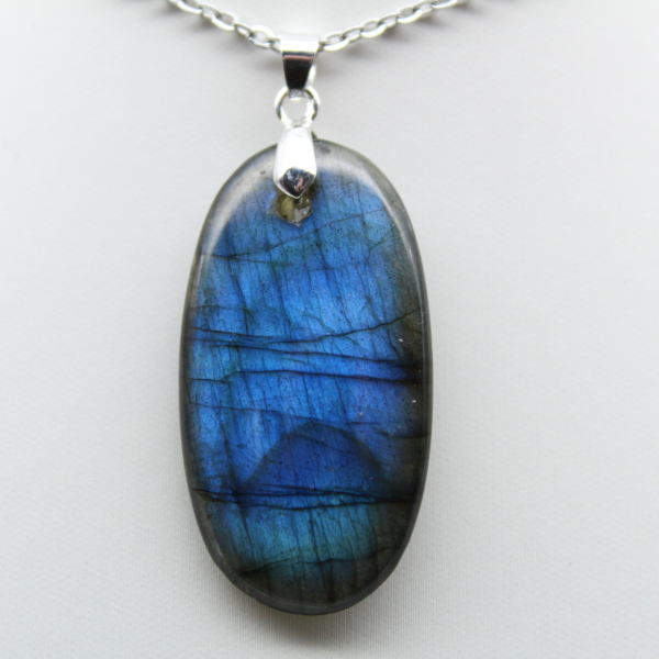 Pendentif ovale en Labradorite