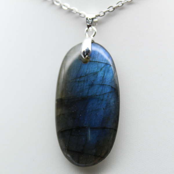 Pendentif ovale en Labradorite