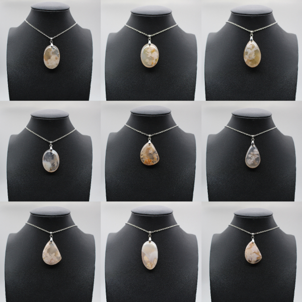 Pendentif ovale en agate fleur