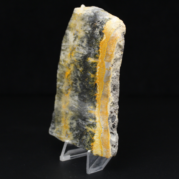 Spécimen compact de Jaspe Bumblebee poli