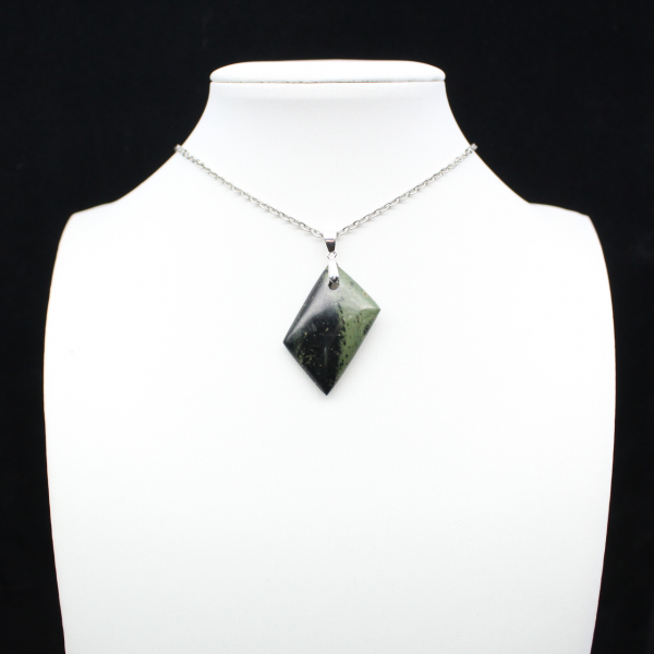 Pendentif de jaspe kambamba de forme de losange