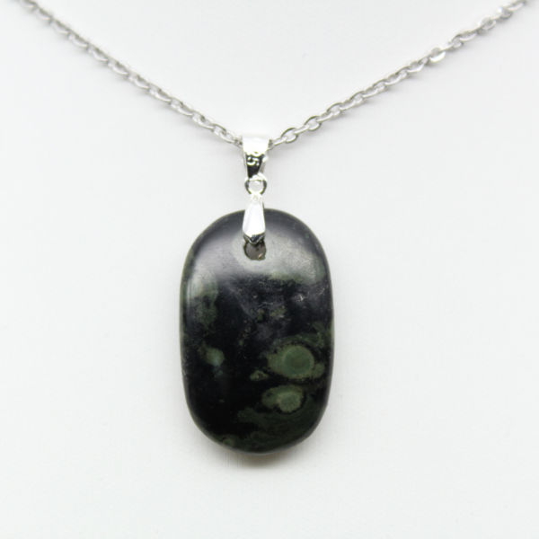 Pendentif de jaspe kambamba de forme ovale
