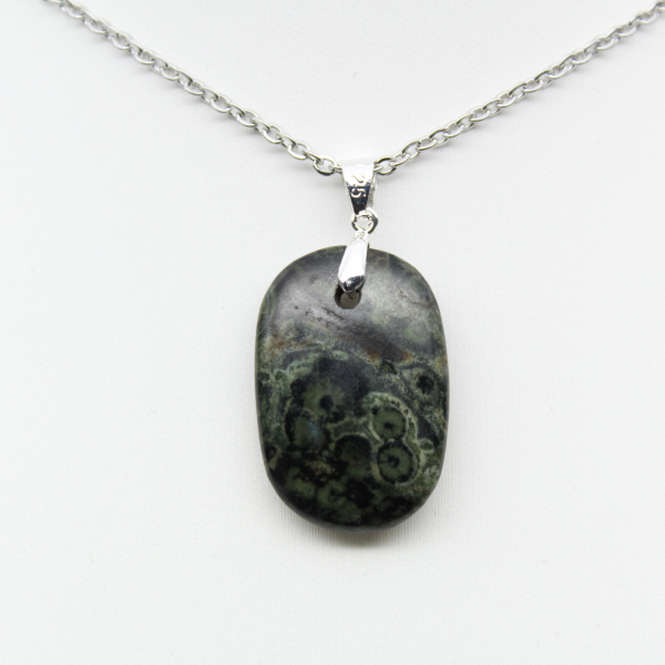 Pendentif de jaspe kambamba de forme ovale