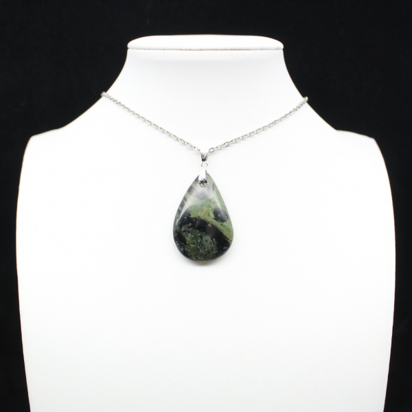 Pendentif de jaspe kambamba en forme de goutte