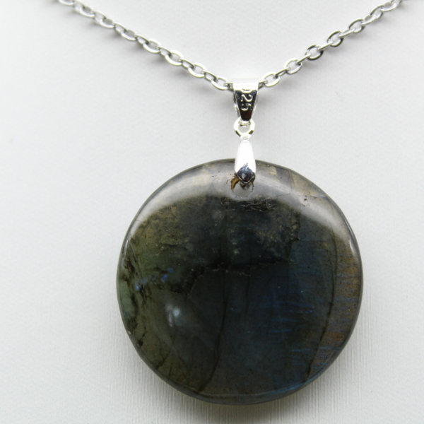 Pendentif rond en labradorite