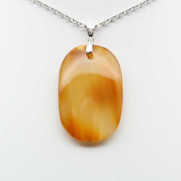 Pendentif en cornaline polie