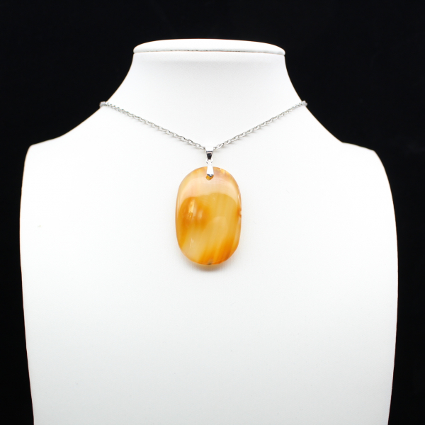 Pendentif en cornaline polie