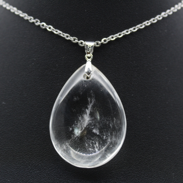 Pendentif en pierre de cristal de roche