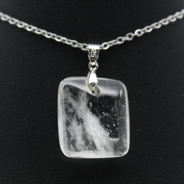 Pendentif en cristal de roche polie