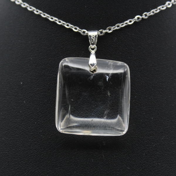 Pendentif en cristal de roche