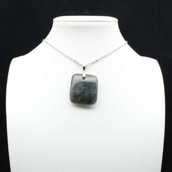 Pendentif carré en labradorite naturelle