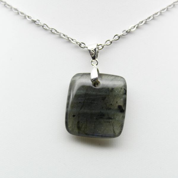 Pendentif carré en labradorite