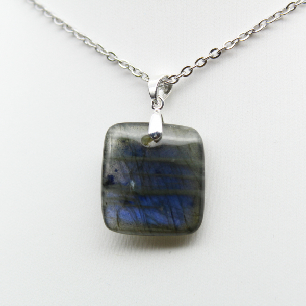 Pendentif carré en labradorite
