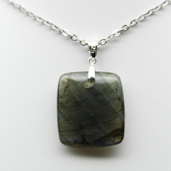 Pendentif carré en labradorite