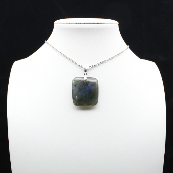 Pendentif carré en labradorite
