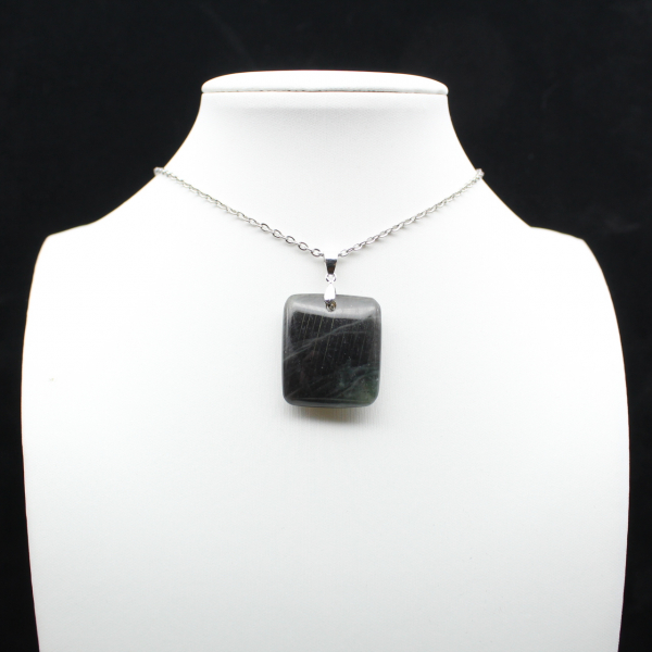 Pendentif carré en pierre de labradorite