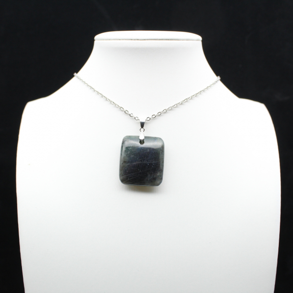 Pendentif carré en labradorite