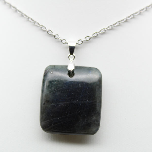 Pendentif carré en labradorite
