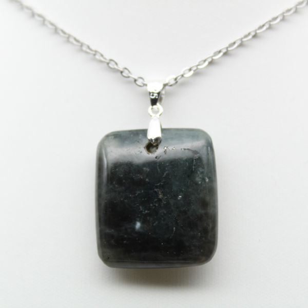 Pendentif carré en labradorite