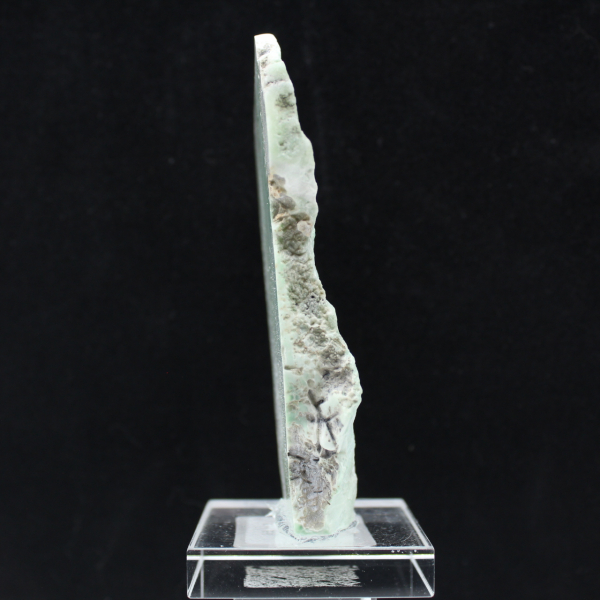 Pierre d’Aragonite verte naturelle en tranche