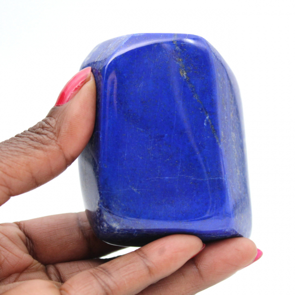 Pierre polie en lapis-lazuli décorative