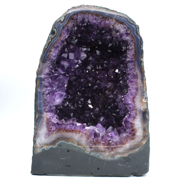 Grande géode d’améthyste du Brésil pour décoration intérieure et collection