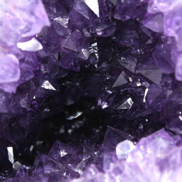 Géode d’améthyste du Brésil avec cristaux violets pour collectionneur 