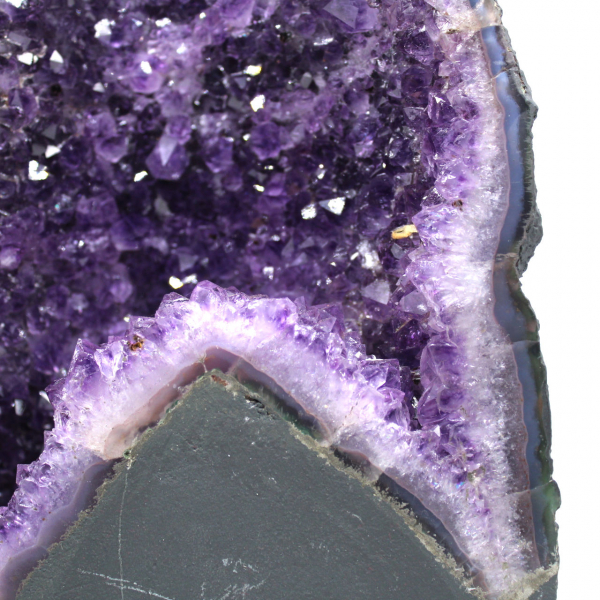 Pièce unique géode d’améthyste du Brésil de qualité avec base stable 