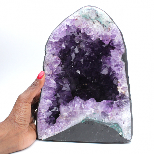 Géode d’améthyste brésilienne pour décoration élégante et originale 