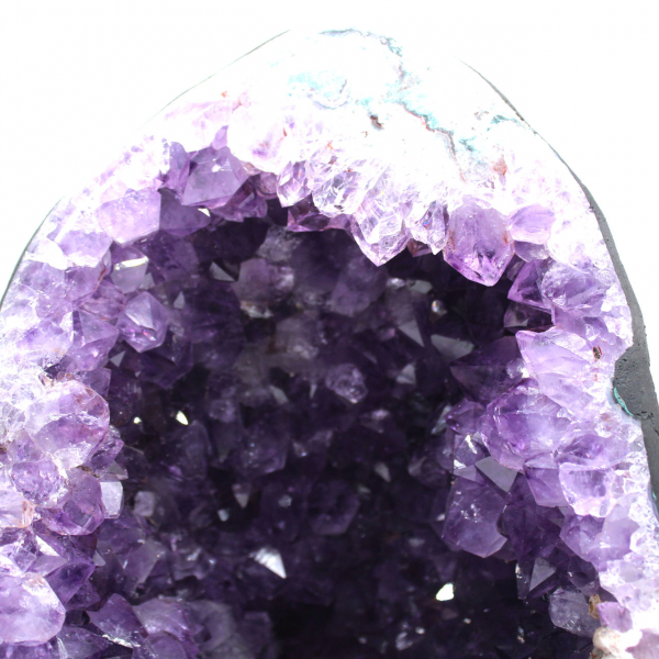 Géode d’améthyste brésilienne pour décoration élégante et originale 