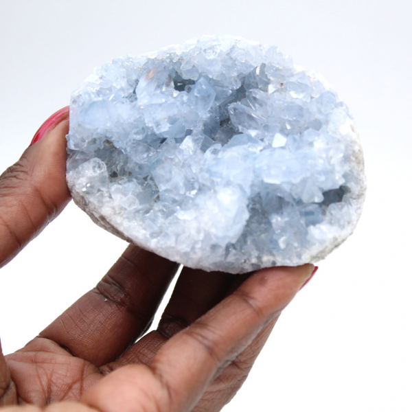 Formation cristalline célestite bleue Madagascar