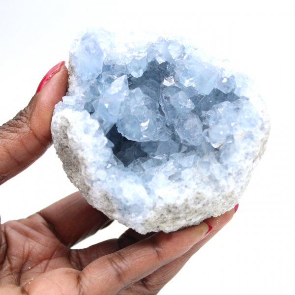Géode décorative en célestite bleue de Madagascar
