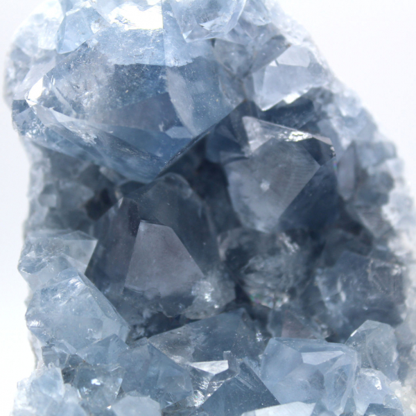 Géode minérale célestite bleue Madagascar