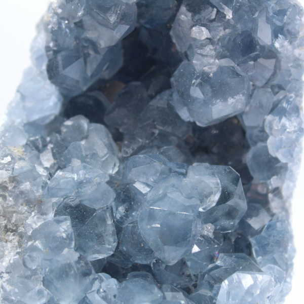 Cristaux de célestite bleue de Madagascar
