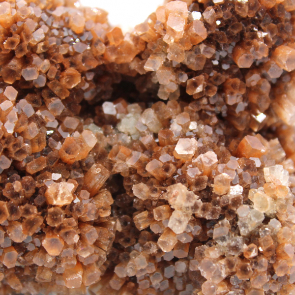 Cristaux d’Aragonite du Maroc en formation naturelle