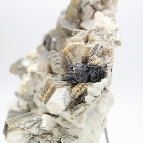 Mica et tourmaline noire sur quartz afghan