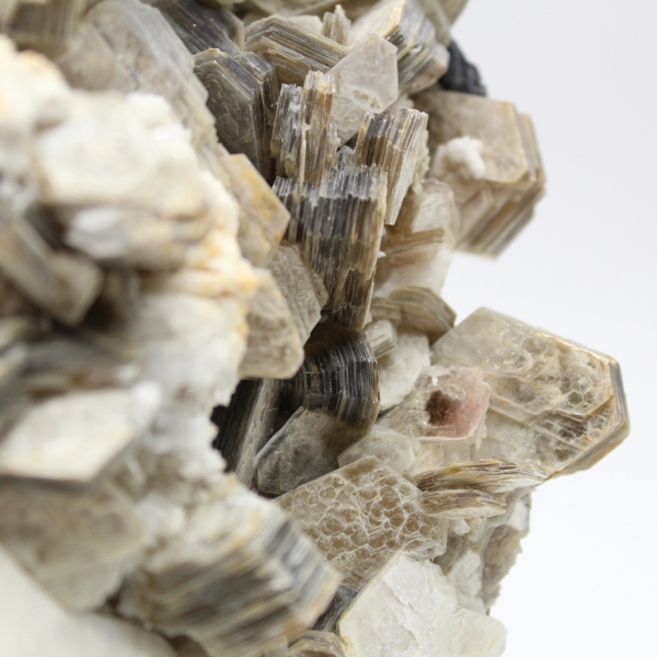 Mica et tourmaline noire sur quartz afghan