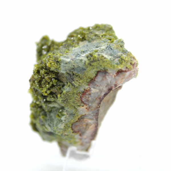 Petite épidote verte sur gangue marocaine