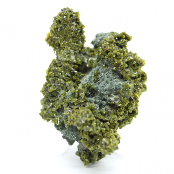 Épidote marocaine verte sur roche hôte