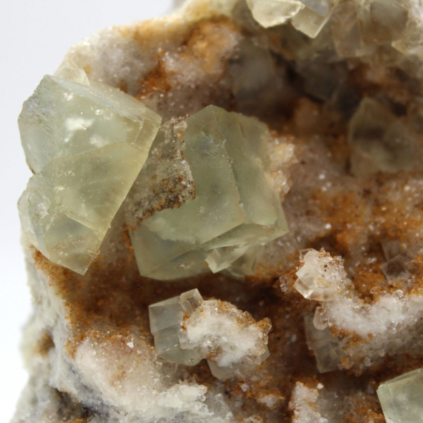 Fluorite brute du Maroc : Gros cristal vert sur roche mère