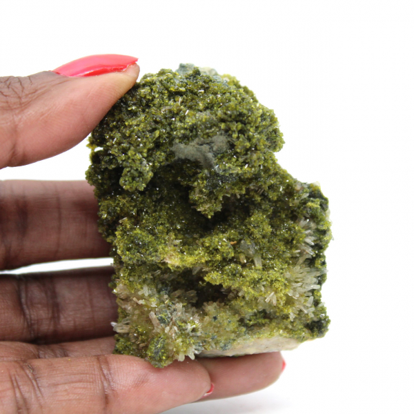 Épidote d’Imilchil cristallisée sur roche hôte