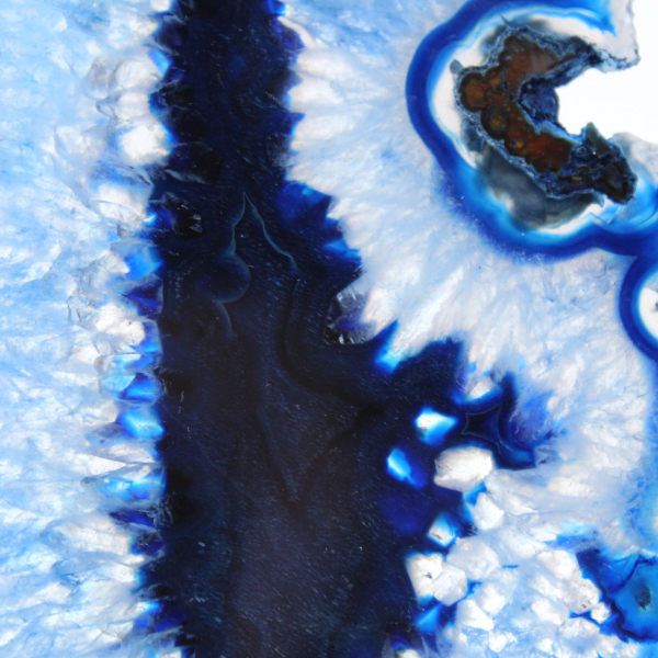 Tranche d’agate bleue fine d’origine brésilienne