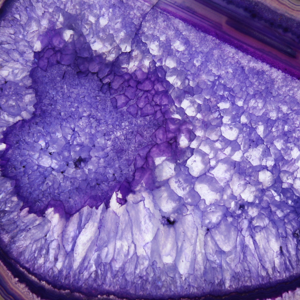 Plaque d'Agate Violette Brésilienne : Objet de Décoration