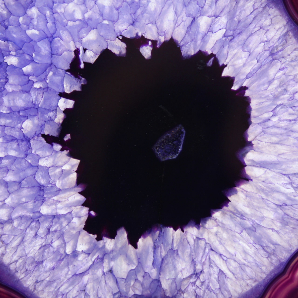 Agate Brésilienne : Tranche de Minéral Teintée en Violet